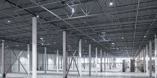 Reformas Integrales de Naves Industriales Benidoleig · Instalación de Iluminación Eficiente